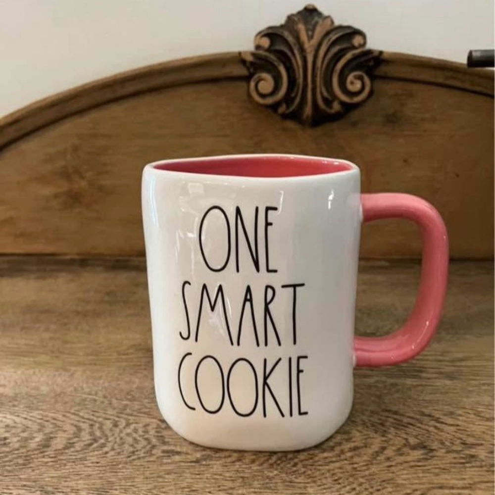 Rae Dunn One Smart Cookie
Mug
